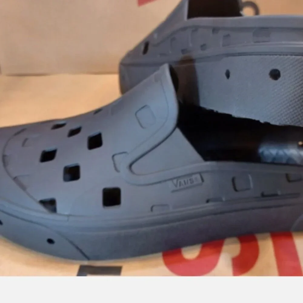 Vans Men's 13 Slip On Mule Trek Black VN00005V8BLK New With Tags And Box Label